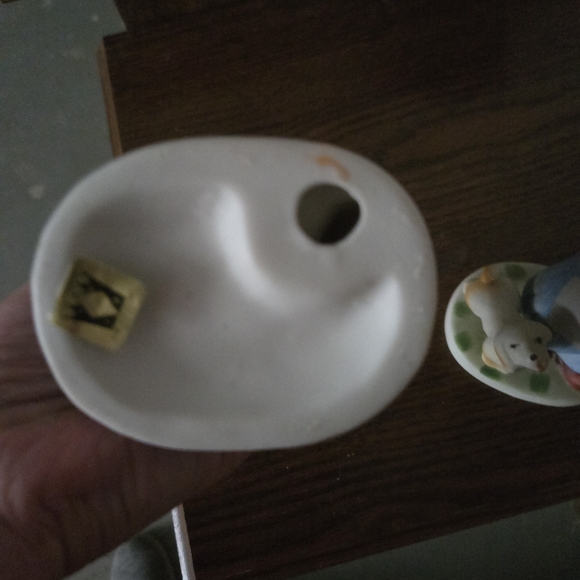 Charming Figurine Set with Boy and Girl - Picture 6 of 7